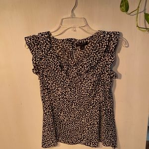 Banana Republic black and white cap sleeved top.